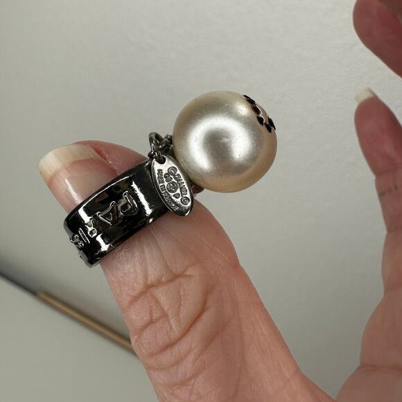 Chanel Paris Silver Embossed Logo Pearl Crystal Heart Dangle Ring 6.5 - Picture 8 of 16